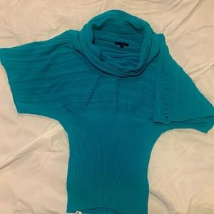 Beautiful emerald green fall sweater.